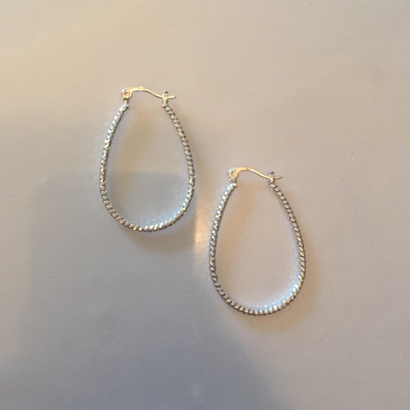 💥Sold in bundle💥Sterling Silver Oval Hoops