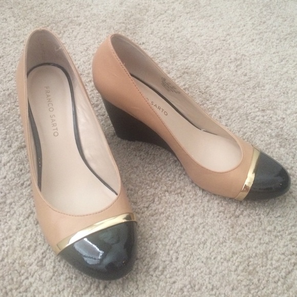Franco Sarto Nude/Black Wedges
