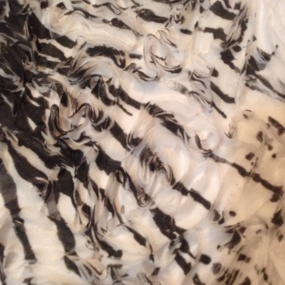 ⛔️SOLD⛔️Tank top - Picture 3 of 3