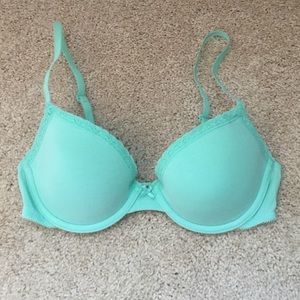 Adorable Gap body bra