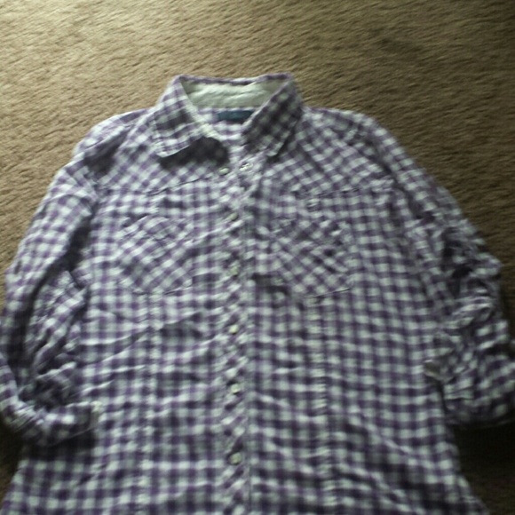 Button up - Picture 1 of 3