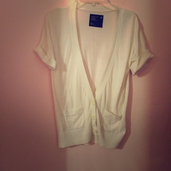 white short sleeve cardi