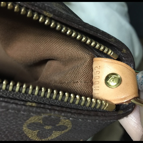 $420 24HR Sale Authentic Louis Vuitton Cabas Mezzo - Picture 2 of 4