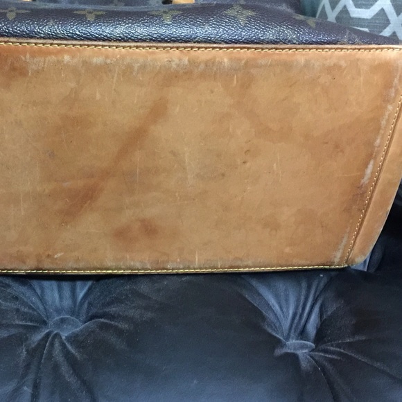 $420 24HR Sale Authentic Louis Vuitton Cabas Mezzo - Picture 4 of 4