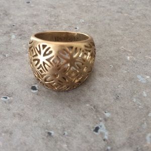 Simple gold lia Sophia ring!