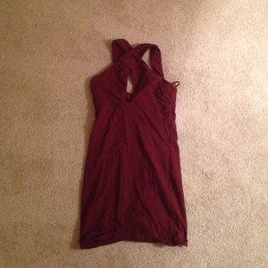 Tight burgundy dress with keyhole in the front
