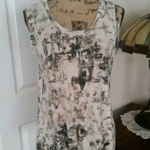 Super cute Vera Wang Tank