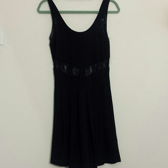 Midriff lace black dress