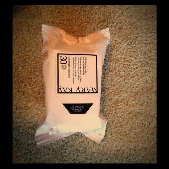 Mary Kay Facial Cleansing Cloths (30 pack)