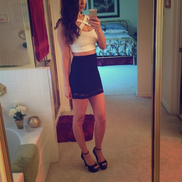 (4 for $40) high wasted black lace skirt