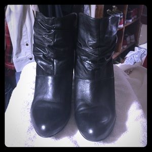 Black leather BCBG ankle boots