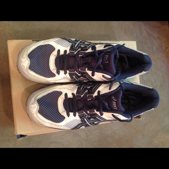 Volleyball shoes