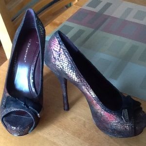 BCBG. Gorgeous snake skin peep toe pumps