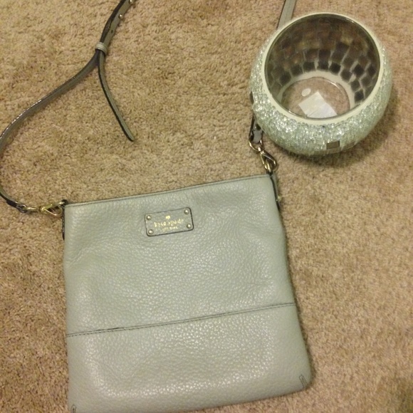 kate spade Handbags - Kate spade gray crossbody