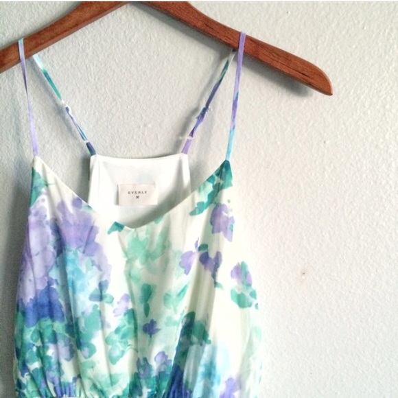 Dresses & Skirts - Floral Maxi Dress