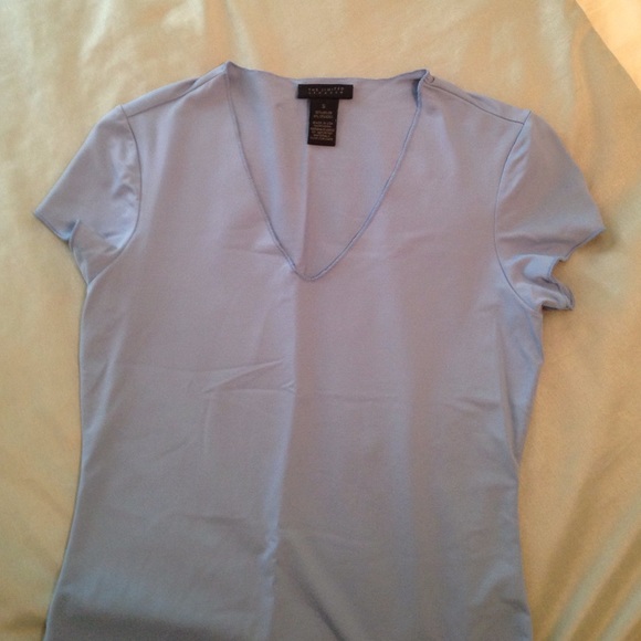 Cute basic tee! - Picture 1 of 2