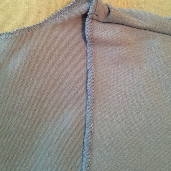 Cute basic tee! - Picture 2 of 2