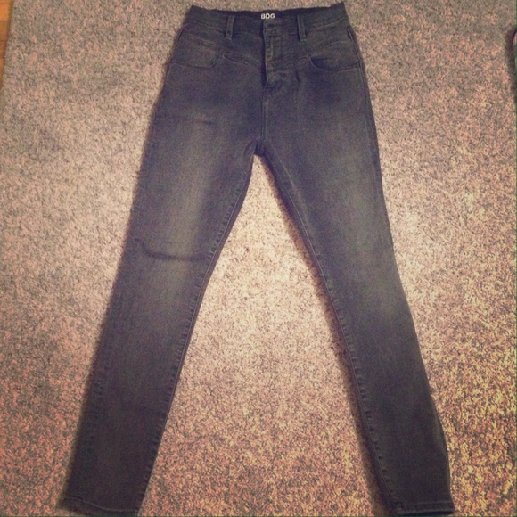 Jeans (high-waisted)