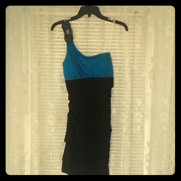 One sleeve short dress