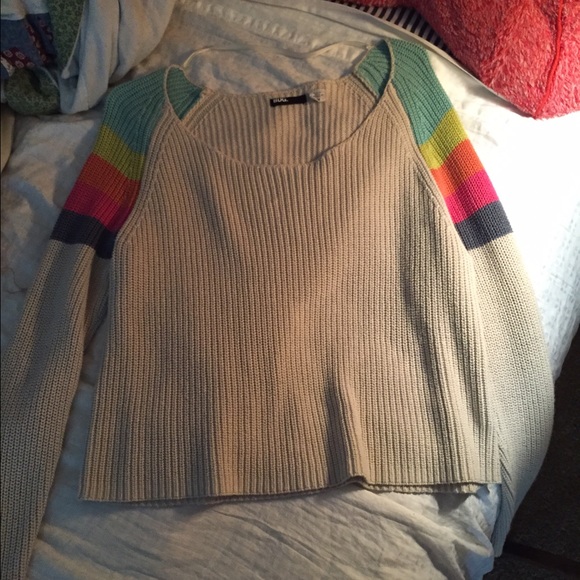 Color sleeve bdg sweater