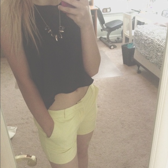 Cream yellow Shorta