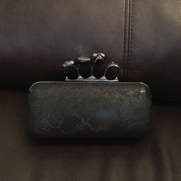 Brass knuckle clutch