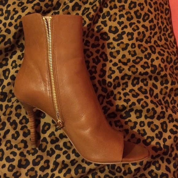 Michael Kors Cassie Bootie - Picture 3 of 5