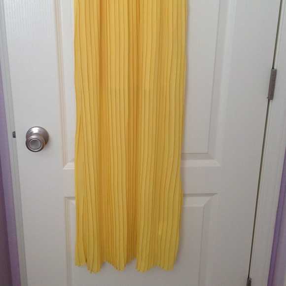 NWOT pleated maxi dress - S - Picture 3 of 4