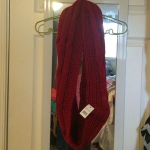 Red infinity scarf