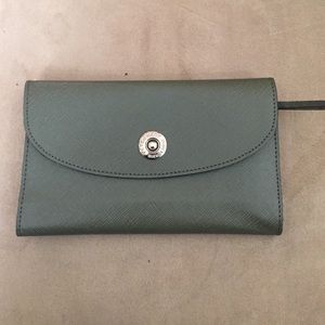 Olive leather green Peter Kent wallet