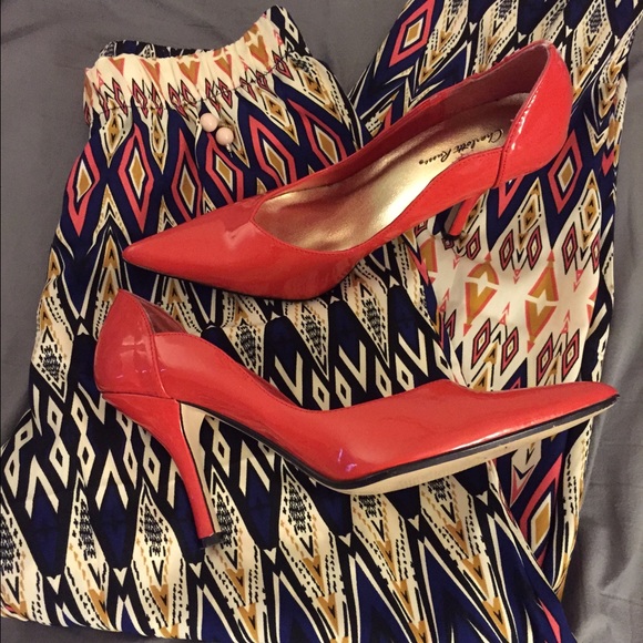 orange pumps