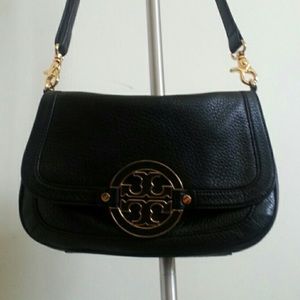 💯 Authentic Crossbody Amanda 🚫Trades