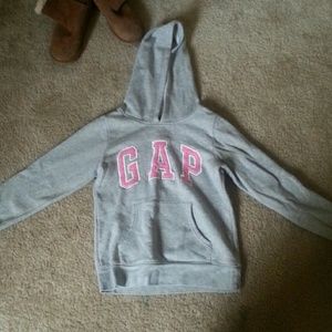 Gap sweater