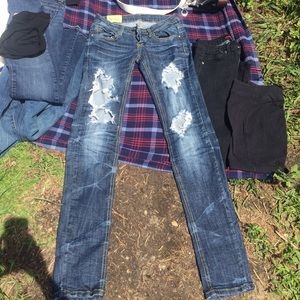 Destroyed denim jeans
