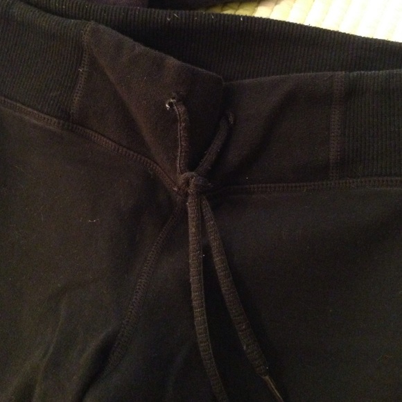 Lululemon Capris with Drawstring - Picture 4 of 4