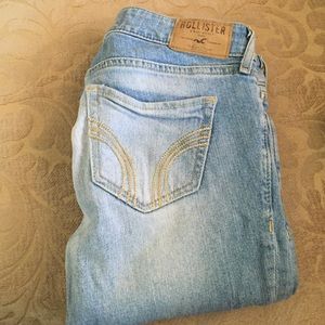 Super Skinny Light Washed Hollister Jeans💎👏