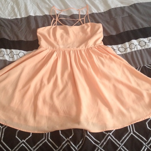Forever 21 Dresses & Skirts - Peach colored caged back forever 21 skater dress