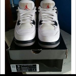 Air Jordan 4 Retro