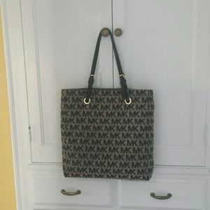 Michael Kors tote