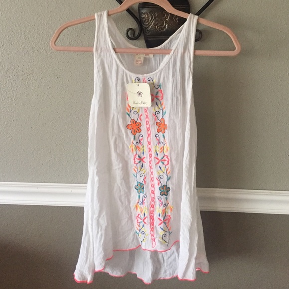 White flower decal top