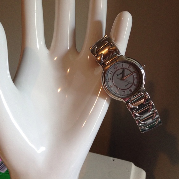 Silver Plated analog watch by Truce - Picture 1 of 2