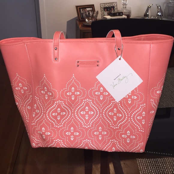 MAKE ME AN OFFER 😃 Vera Bradley Coral tote