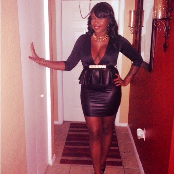 Dresses & Skirts - Black fitted peplum dress, Size: Large