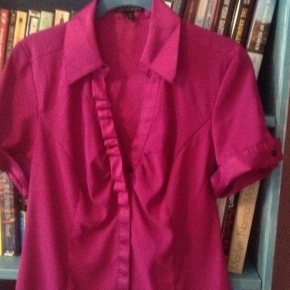 Express fuchsia short sleeved blouse