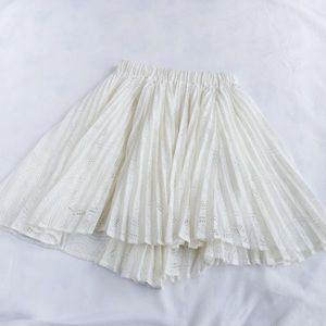 Pleated lace skirt