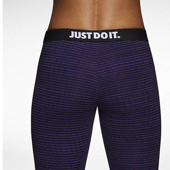 Nike Pants - 🎉flash sale🎉Nike leg-a-see print leggings