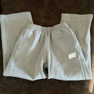 Boys Nike gym pants sz 7