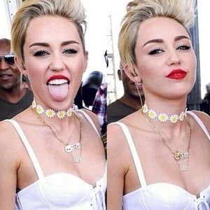 Miley Cyrus Daisy Choker Necklace