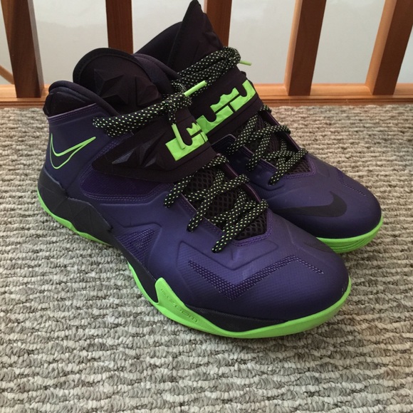 Lebron soldier Vll