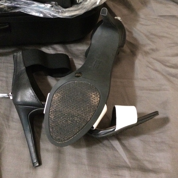 Bcbg black and white sandal heels - Picture 2 of 4